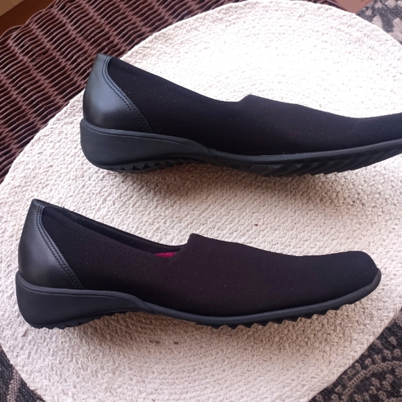 Munro "Traveler" Loafers - Picture 1 of 15